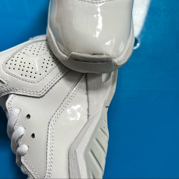 NEW! Jordan B’ Loyal (PS) White Boys or Girls Sneaker Tennis Shoes Sz 12C - Picture 4 of 9